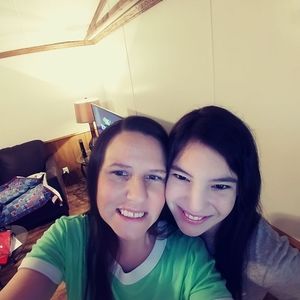 Meet your Posher, Carrie